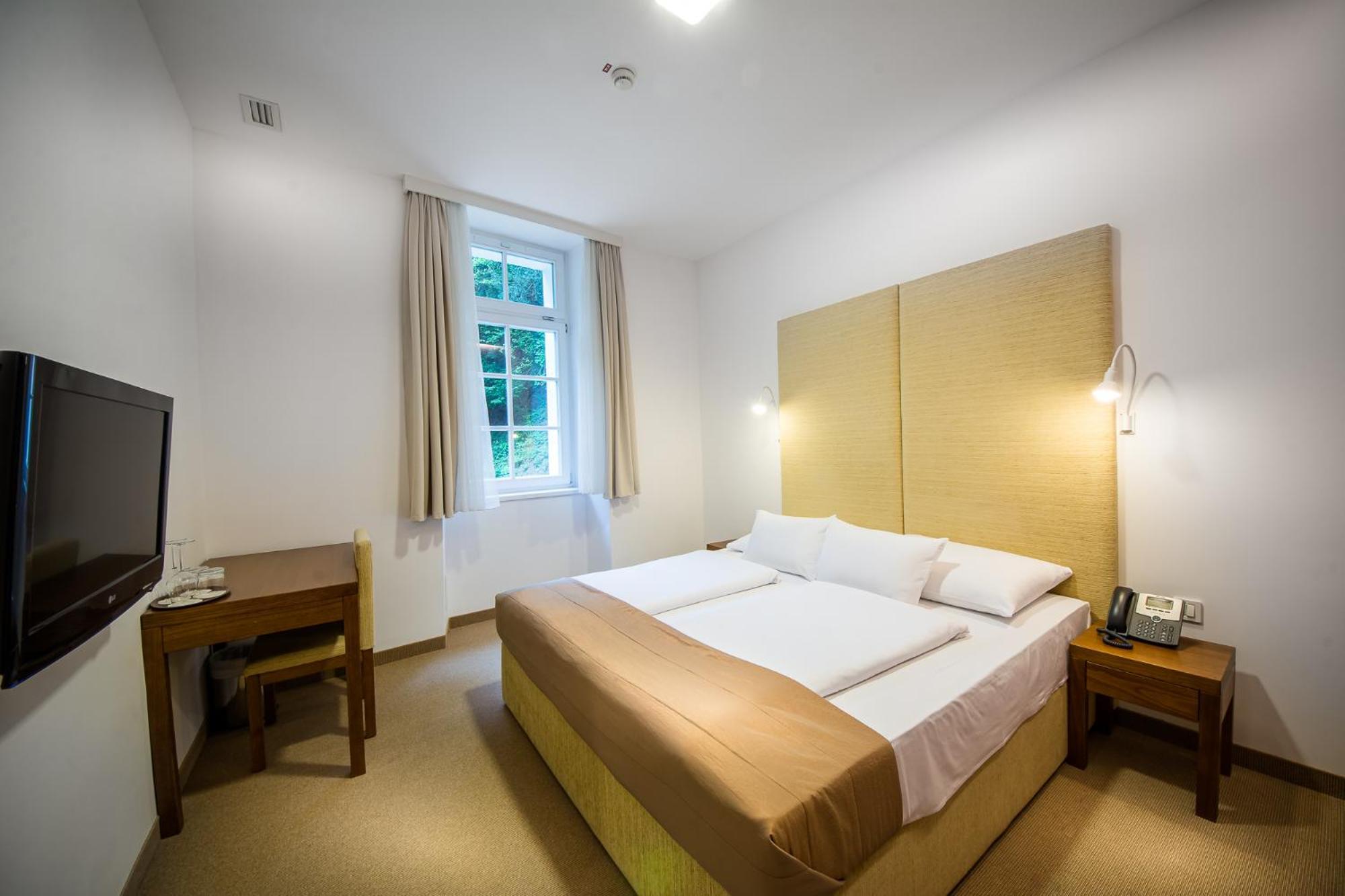 Rimske Terme Resort - Hotel Zdraviliski Dvor Rimske Toplice Esterno foto