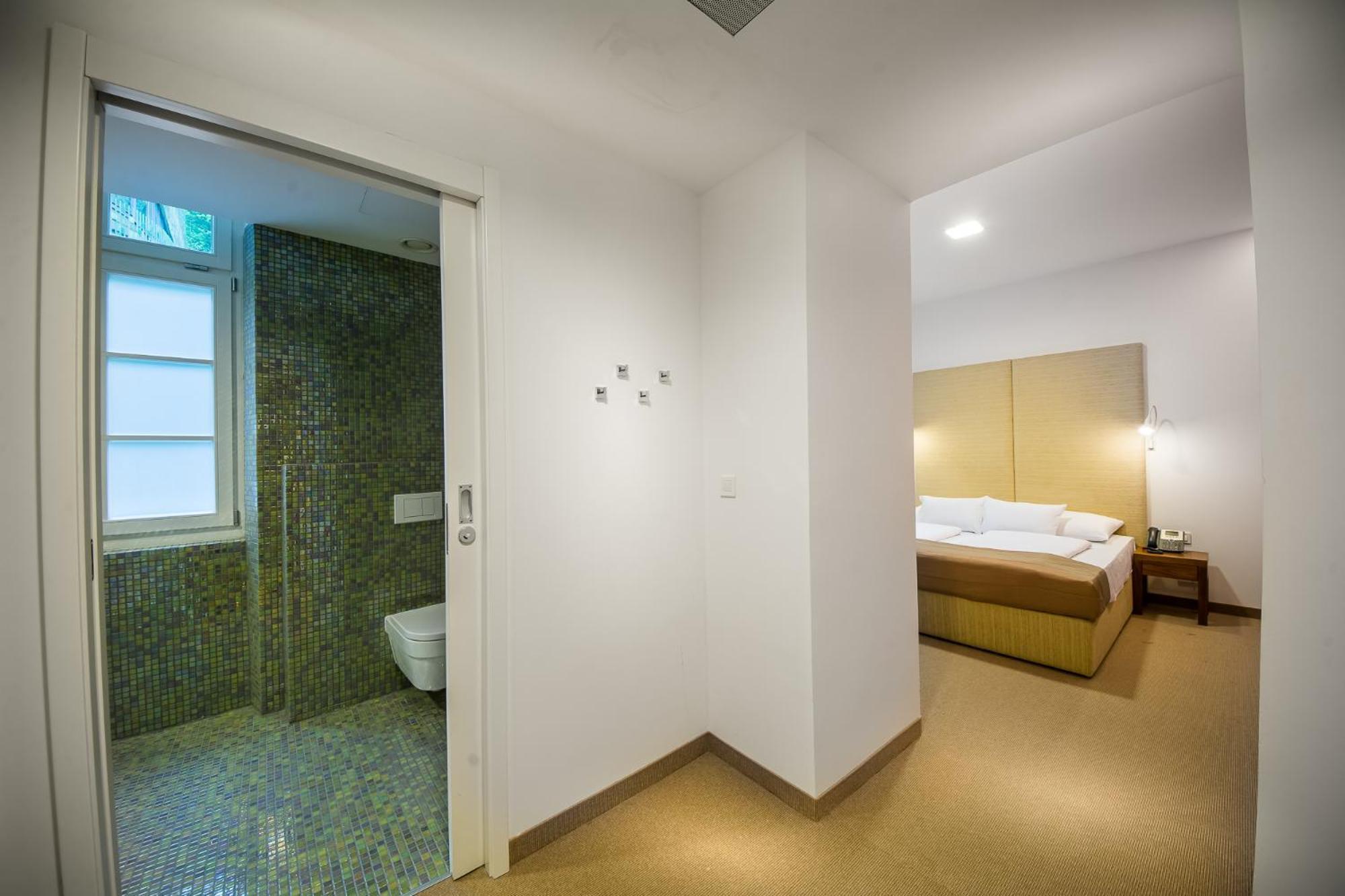 Rimske Terme Resort - Hotel Zdraviliski Dvor Rimske Toplice Esterno foto