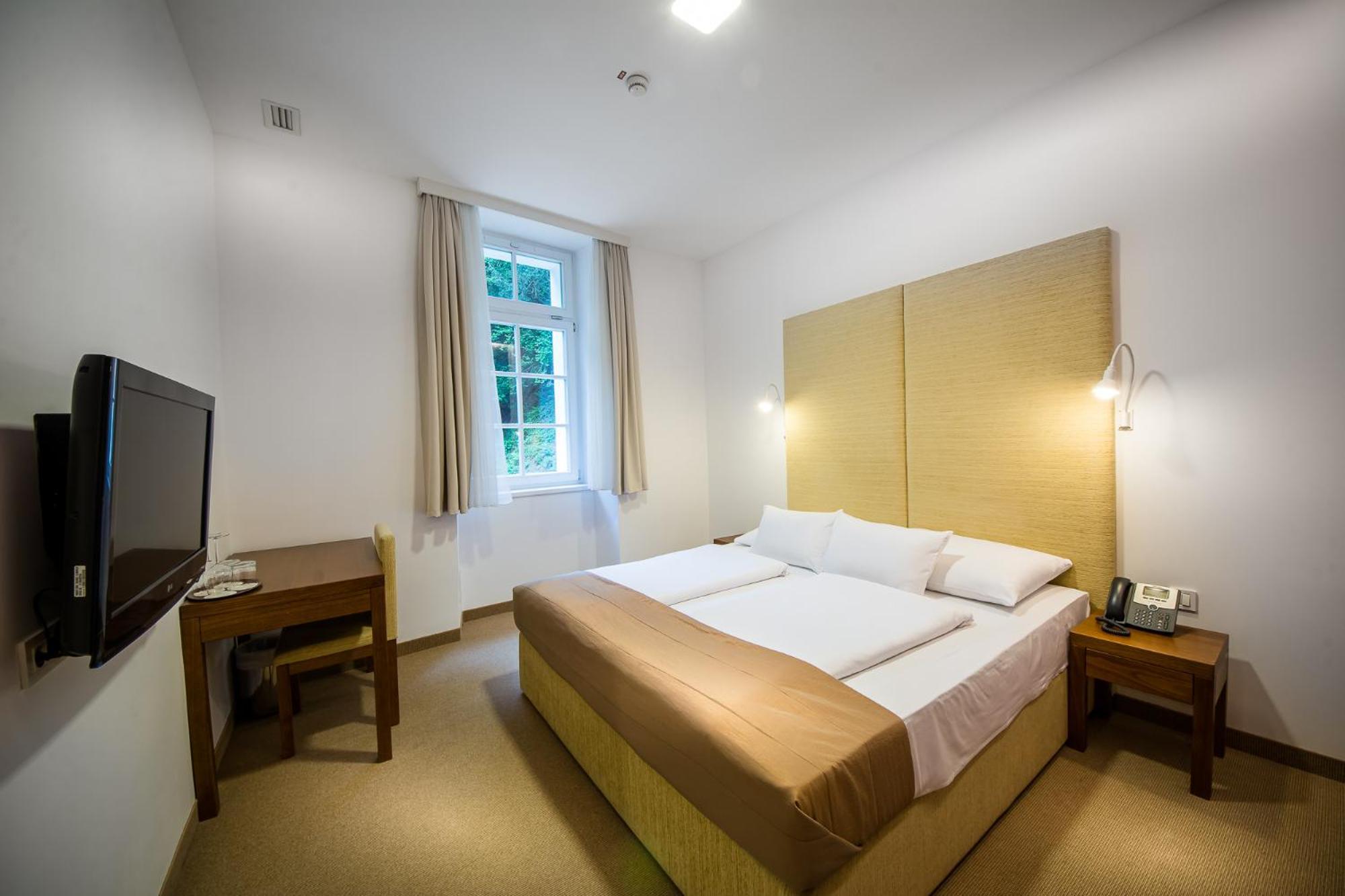 Rimske Terme Resort - Hotel Zdraviliski Dvor Rimske Toplice Esterno foto