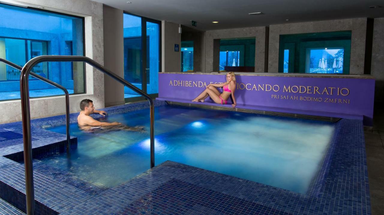 Rimske Terme Resort - Hotel Zdraviliski Dvor Rimske Toplice Esterno foto